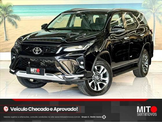 TOYOTA HILUX SW4 2.8 D-4D TURBO DIESEL SRX PLATINUM 7L 4X4 AUTOMÁTICO